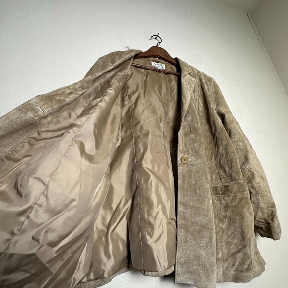 Elegant Beige Suede Blazer - Picture 3 of 14